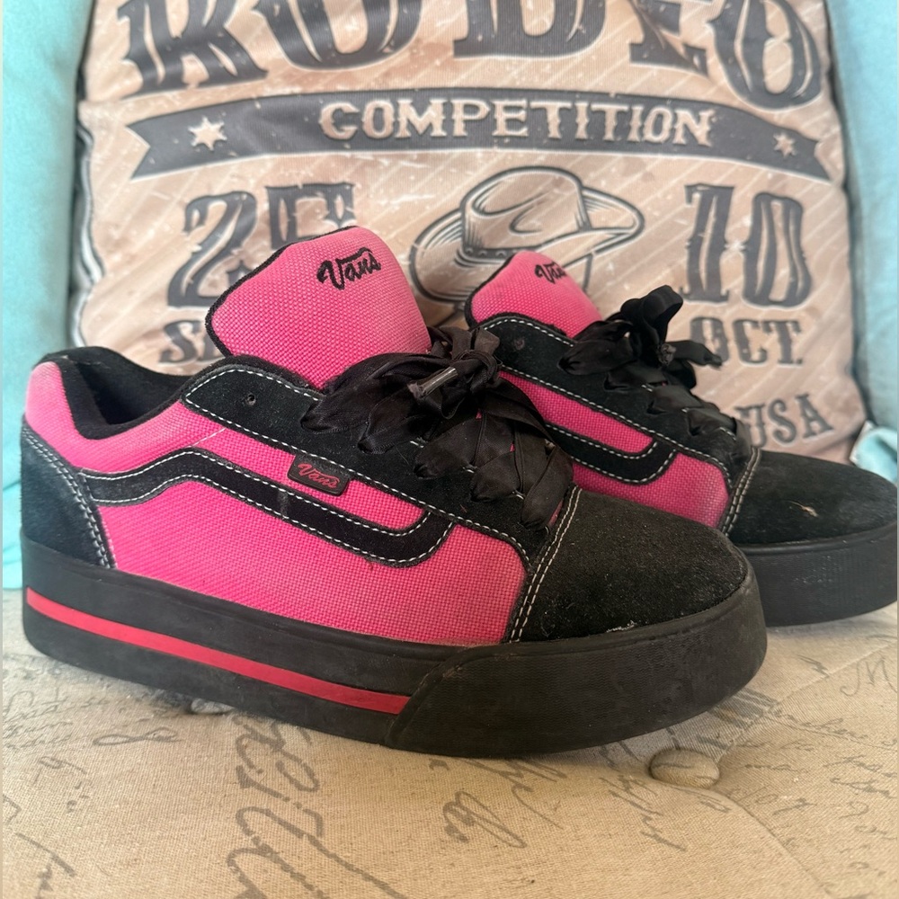 Vans Skater Platform Tennis shoes
Limited